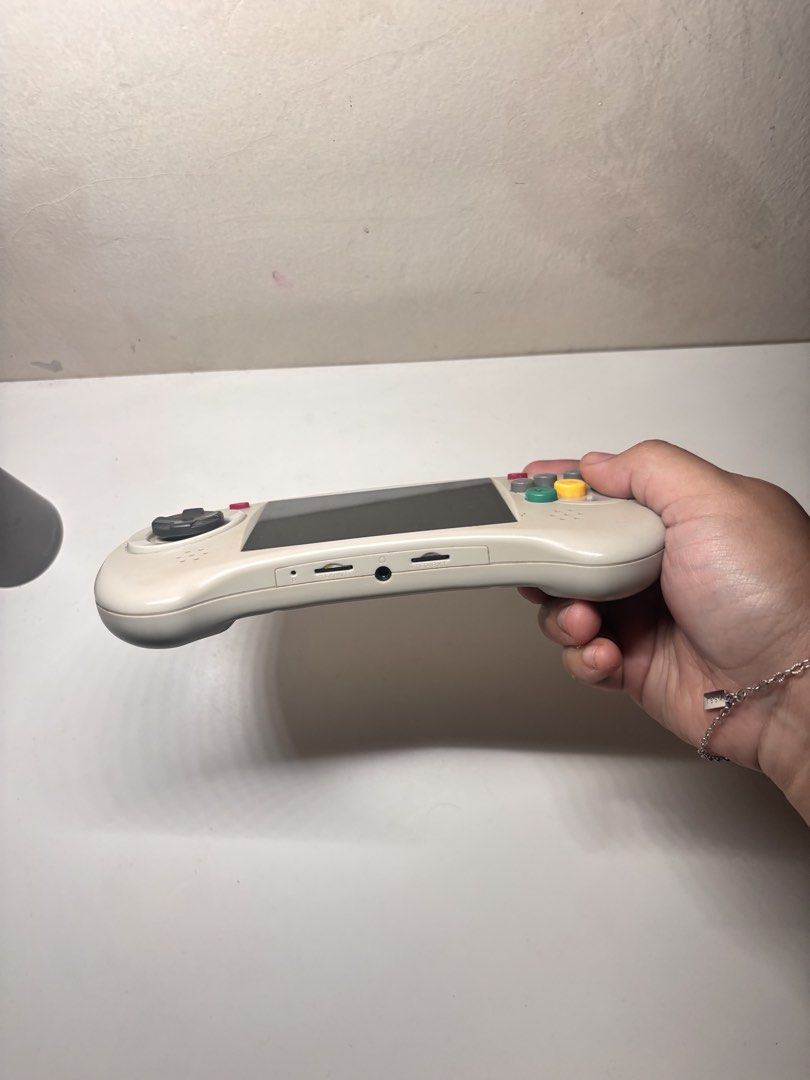 Anbernic rg35xxh (Category: Others) located in Dasmarinas. Submitted by skwaa (Listing ID 1454188826, Image 2). Description: 2,300 rush ANBERNIC RG35xxh for sale marami na pong games na naka download, pwede niyo pa po dagdagan via emulator inclusions: sd card charger cord minor scratches lang po at walang epekto sa usage slight nego sa sure buyer .