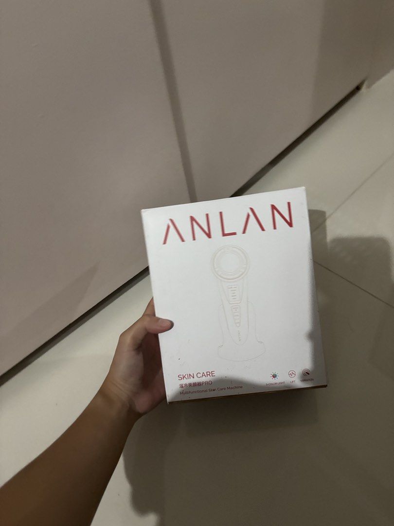 ANLAN Face Massager Pro (Category: Face Care) located in Manila. Submitted by aysshxx (Listing ID 1454349914, Image 1). Description: - ANLAN Skin Care Machine for a radiant glow. - Comes with the device, charging cable, and instruction manual. - All items are in their original packaging..