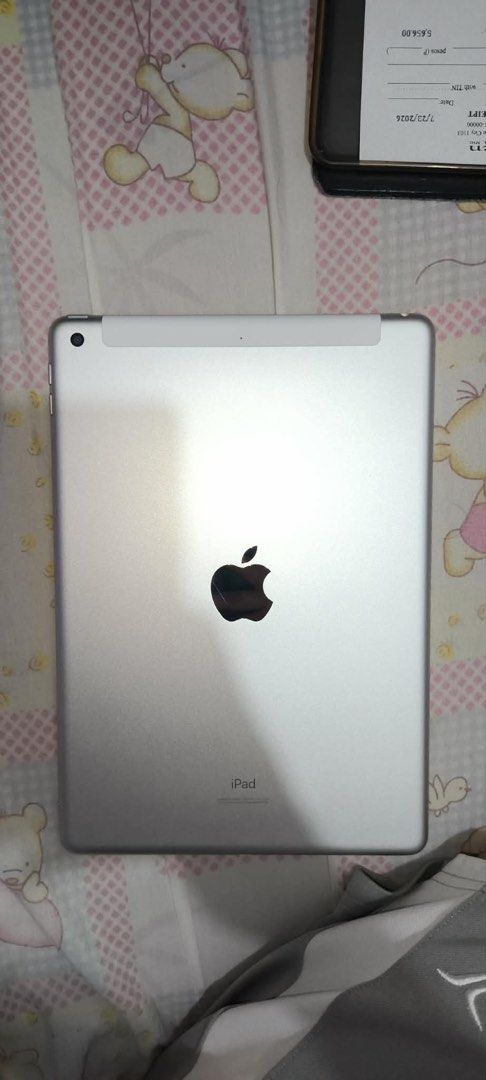 Apple iPad 9th Gen (2021) Silver 64GB (Category: iPad) located in Manila. Submitted by domokunsh33085 (Listing ID 1454263284, Image 2). Description: Helping a friend. ipad 9th gen OS 26.6 64gb Color silver wifi+ cellular comes with box,charger at case no dents or scrathes rfs.di na nagagamit Can do meetup marikina,sanmateo or cainta.
