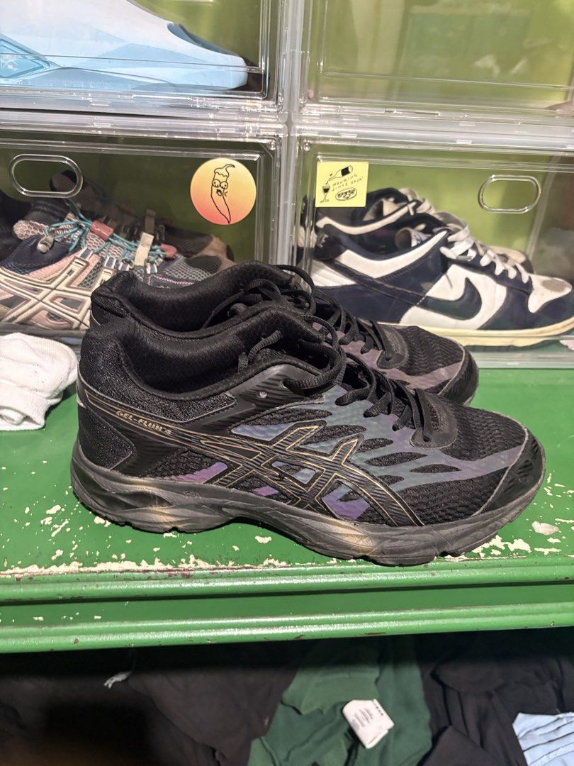 ASICS Gel flux 4 (Category: Casual Shoes) located in Manila. Submitted by jacebased (Listing ID 1454350829, Image 1). Description: 7/10 Scratches on outsoles DM for details ! .