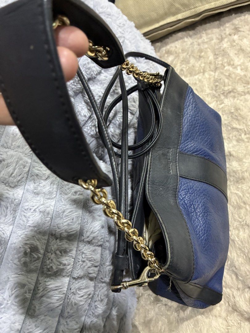 Authentic See by CHLOE Beki Chain bag (Category: Luxury Bags & Wallets) located in Manila. Submitted by cellymeji060371 (Listing ID 1454260389, Image 3). Description: 100% Authentic Made of cowhide pebbled leather Durable and long lasting piece.