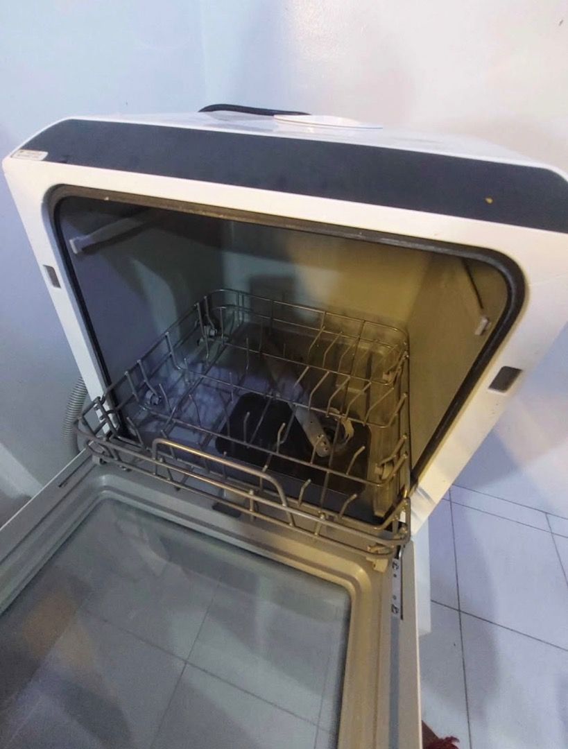 Ava 5L Portable Tabletop Dishwasher (Category: Dishwasher) located in Caloocan City. Submitted by happydeer_1791cc (Listing ID 1454217141, Image 2). Description: Bought this around 2023, but when things went back to normal, I rarely use it. It was a big help before to me as I had a lot of things to do at home and couldn't rest. With it, I was able to multitask. Currently, I have managed and do not use it anymore. Hope this helps you too. With war