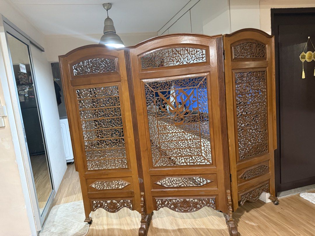 Ayat Frame (Category: Other Home Decor) located in Singapore. Submitted by raudah07 (Listing ID 1454322821, Image 3). Description: Still solid. Self-Collection at Bedok.