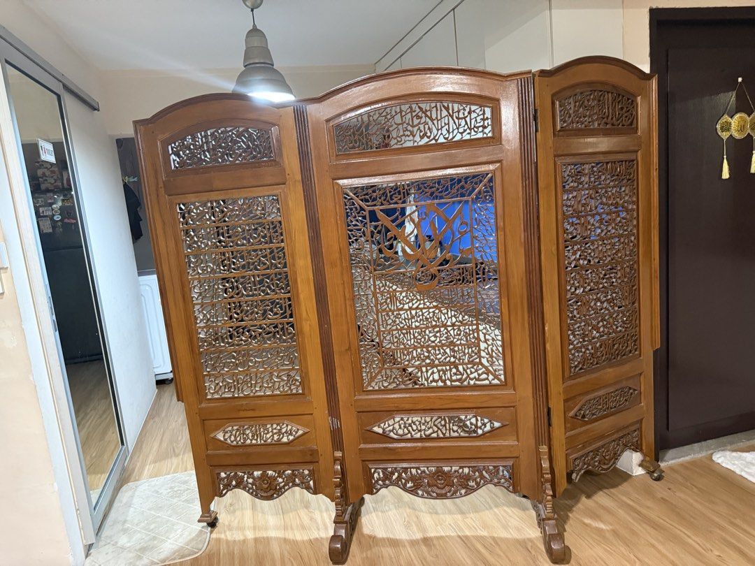 Ayat Frame (Category: Other Home Decor) located in Singapore. Submitted by raudah07 (Listing ID 1454322821, Image 2). Description: Still solid. Self-Collection at Bedok.