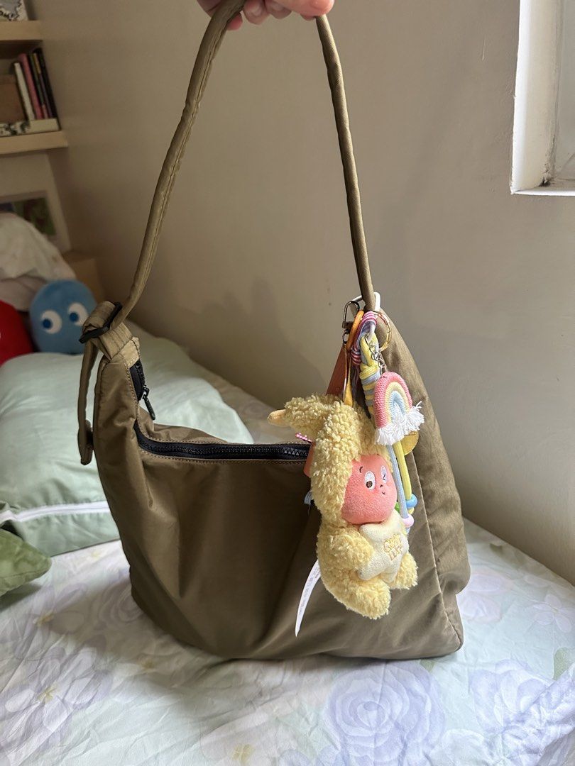 Baggu Nylon bag in Seaweed (Category: Shoulder Bags) located in Imus. Submitted by stufftodeclutter (Listing ID 1454359786, Image 1). Description: Selling bc nagsawa na akoo sa style huhu pero no flaws at all! .