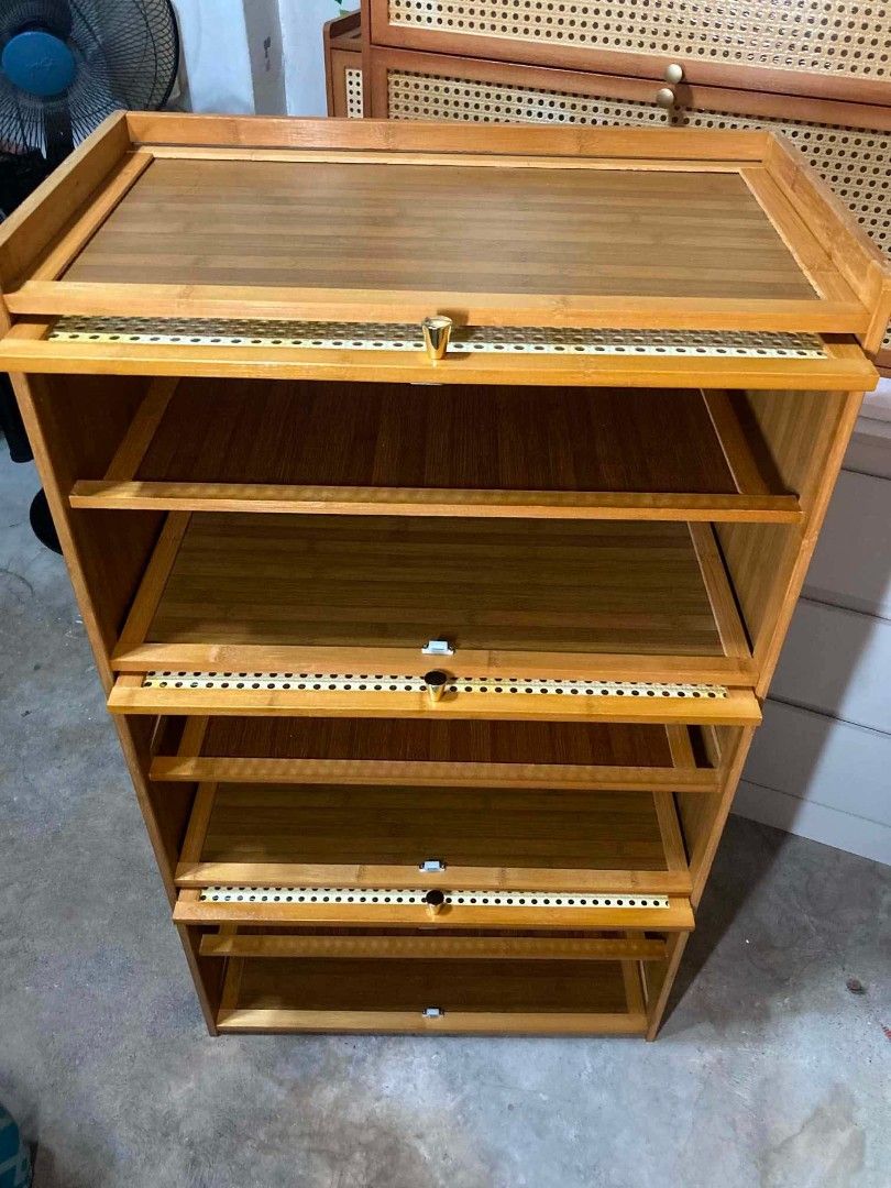 Bamboo Flip Shoerack 106x31x60cm ASSEMBLED (Category: Shelves, Cabinets & Racks) located in Manila. Submitted by dolorchris69891 (Listing ID 1454324740, Image 2). Description: Bamboo Flip Shoerack 106x31x60cm 4200 ASSEMBLED.