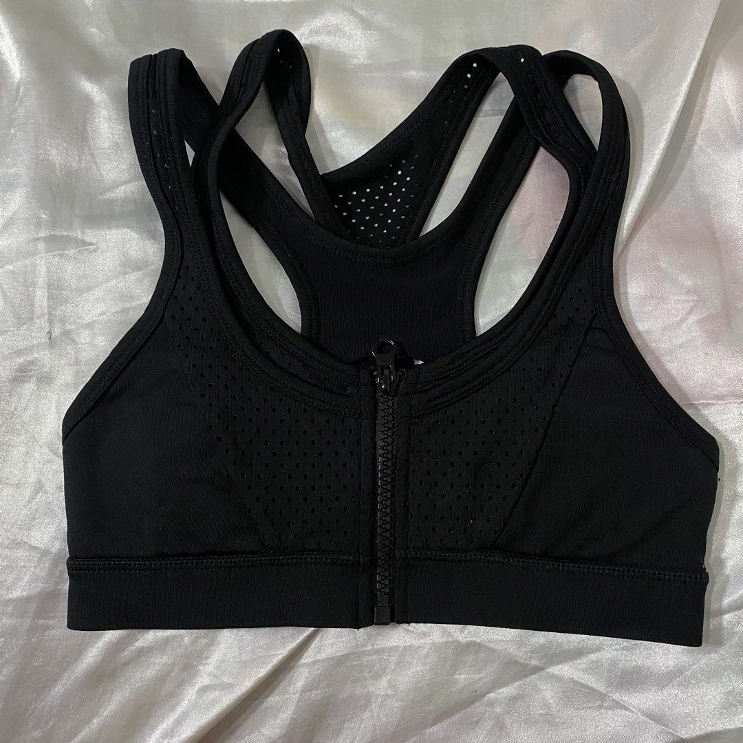 BENCH ACTIVE SPORTS BRA (Category: Activewear) located in San Carlos. Submitted by finest_selection (Listing ID 1454342928, Image 1). Description: BENCH ACTIVE SPORTS BRA S on tag 28-32 Super like new; built in pads.