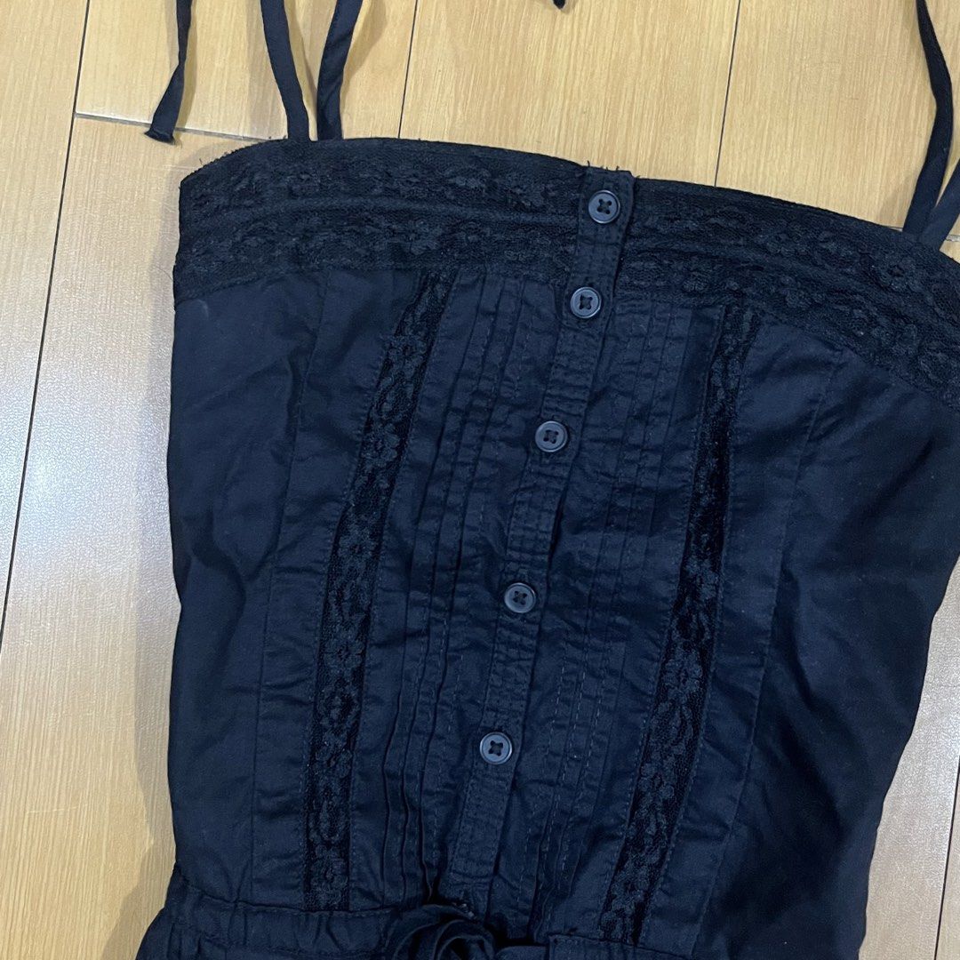 bershka button down tie top (Category: Sleeveless) located in Batangas. Submitted by iceinmybag (Listing ID 1454300512, Image 2). Description: xs to s tgs Brandy melville Bershka Cotton on H&m Zara.