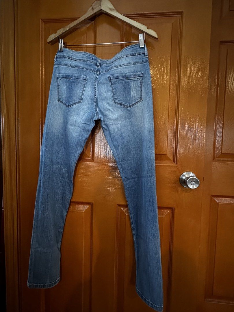 Bershka Denim Jeans (Category: Jeans) located in Angeles City. Submitted by luxenstuff (Listing ID 1454328895, Image 2). Description: .