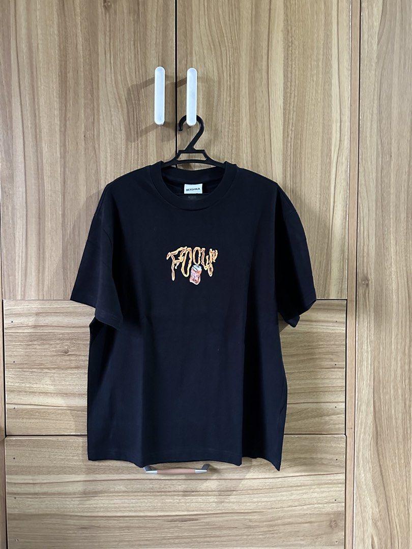 BERSHKA Graphic Tee (Category: Tshirts & Polo Shirts ) located in Pasay City. Submitted by lostcabinet (Listing ID 1454224831, Image 2). Description: .