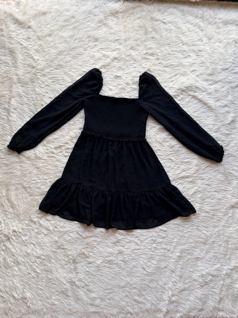 Black Lacey Longsleeve Dress (Category: Dresses) located in Cebu City. Submitted by hazelcris (Listing ID 1454306445, Image 2). Description: fits small - medium excellent condition .