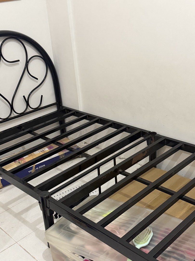 Black Metal Single Bed Frame with Heart Headboard (Category: Bed Frames & Mattresses) located in Lipa City. Submitted by kthlejvt (Listing ID 1454204803, Image 3). Description: For sale: Moving out Php 1.8k bedframe only (slightly negotiable) Original price: 3k+ ‼️ Size: 36x75 Single Bedframe ‼️ wala pa 1 year sakin ‼️ heavy duty, hindi mauga ‼️ detachable 📍 Ugong, Pasig (Lalamove or for pick up).