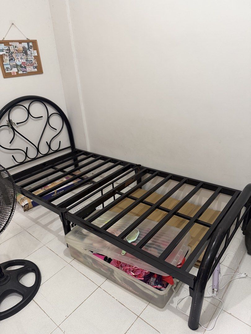 Black Metal Single Bed Frame with Heart Headboard (Category: Bed Frames & Mattresses) located in Lipa City. Submitted by kthlejvt (Listing ID 1454204803, Image 2). Description: For sale: Moving out Php 1.8k bedframe only (slightly negotiable) Original price: 3k+ ‼️ Size: 36x75 Single Bedframe ‼️ wala pa 1 year sakin ‼️ heavy duty, hindi mauga ‼️ detachable 📍 Ugong, Pasig (Lalamove or for pick up).