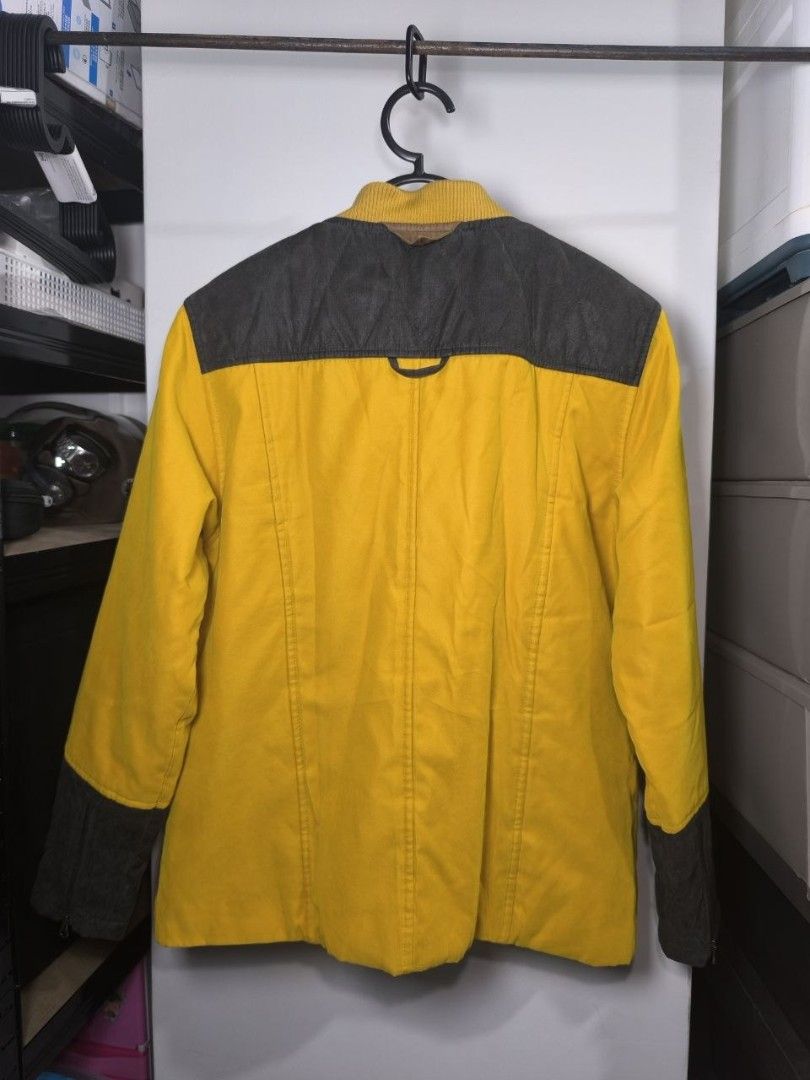Black Yak Jacket (Category: Coats, Jackets and Outerwear) located in Baguio. Submitted by aftereditbymc (Listing ID 1454328511, Image 2). Description: Size 95 on tag- Small to Medium Rfs: Decluttering 📍 Baguio City -Mabini DA -LT with hf, payment first -Shipping via J&T, payment first.