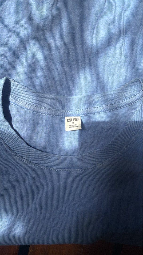 Blue Uniqlo top (Category: Shirts) located in Pasay City. Submitted by _daenbugna (Listing ID 1454232844, Image 2). Description: .