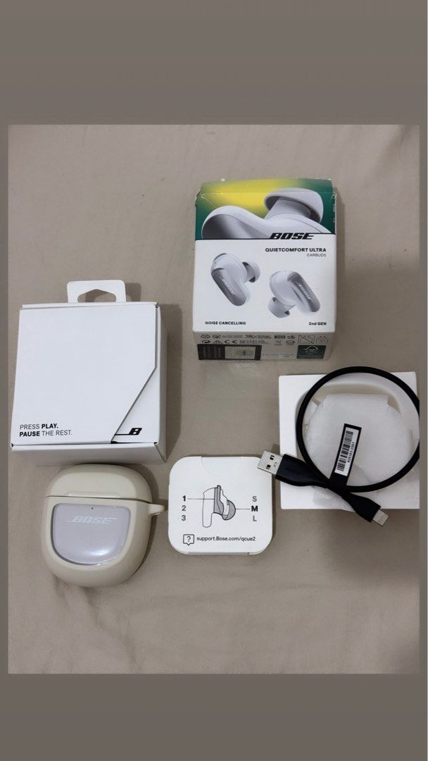 Bose Quiet Comfort Ultra 2 (Category: Headphones & Headsets) located in Pasig City. Submitted by gluxerare (Listing ID 1454256148, Image 1). Description: Rush Sale! Repriced! Original Price: 19,500 Super ganda ng sounds & very comfy! with case worth 600 Rfs: Too many headphones & gadgets.