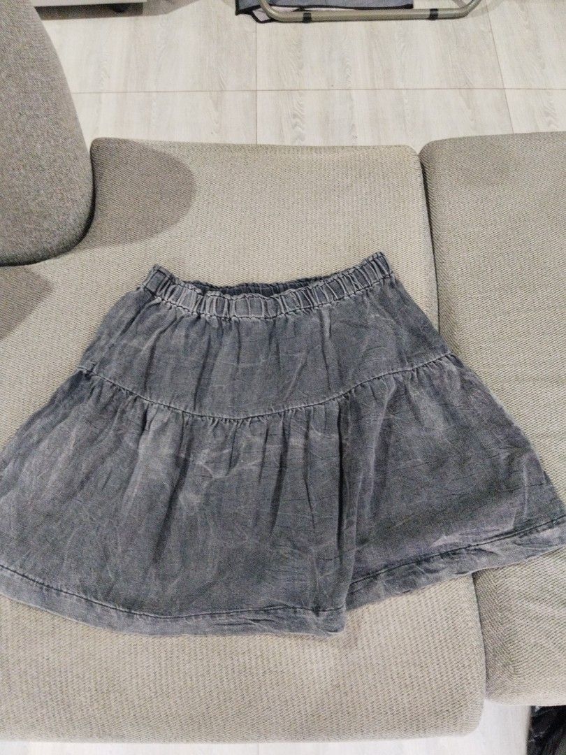Branded Womens buttons Jeans Skirts slacks (Category: Other Bottoms) located in Antipolo. Submitted by PickClickShip (Listing ID 1454198582, Image 1). Description: Preloved Skirt slacks toking jeans 1. Denim skirt- greyish BLK, garterized, sm-med, above knee@P150 (mh-3 jeans) 2. blue BLK floral miniskirt, new, defective zipper,size-s/p, F21@P100 3. Slacks BLK, need to repair edges @P80 4. Dickies Jeans, flare button, semi stretch, size 25 @200 5.