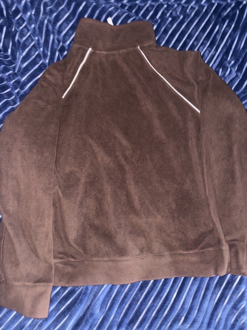 Brown Quarter-zip Q-zip pullover jacket (Category: Coats, Jackets and Outerwear) located in Manila. Submitted by weaniceteee (Listing ID 1454255088, Image 2). Description: - No stains - PM for dimes.