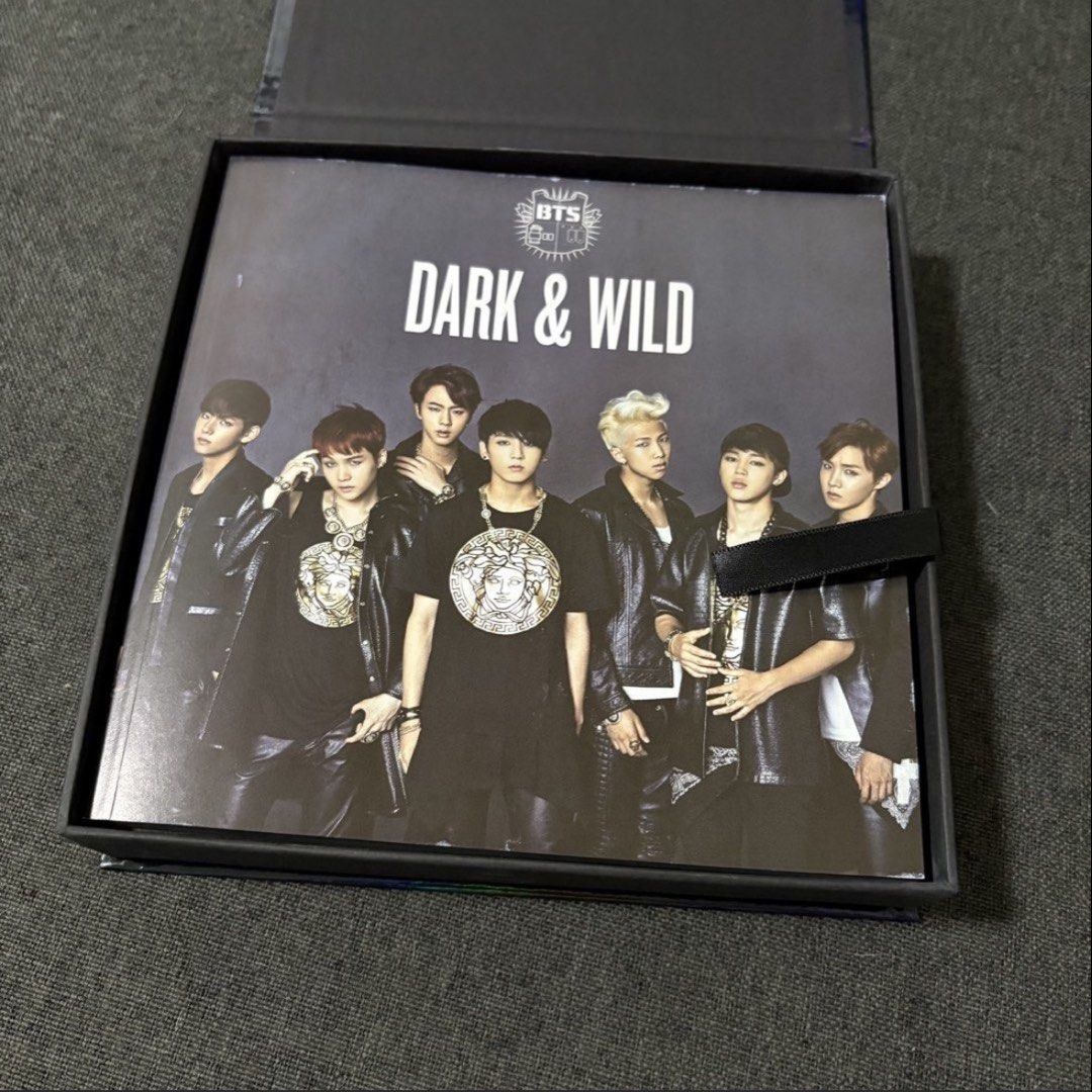 BTS Dark and Wild Album (Category: CDs & DVDs) located in Imus. Submitted by declutter201 (Listing ID 1454336806, Image 2). Description: Price: P200 Prio payo Price is negotiable Location: Imus, Cavite MOP: BDO, Gcash, Maya, GoTyme MOD: GGX, J&T, SDD RFS: Decluttering Condition: - Unsealed but all inclusions are included except the random photocard - Expect some few stains or dents/creases You can message me if you have more questions.
