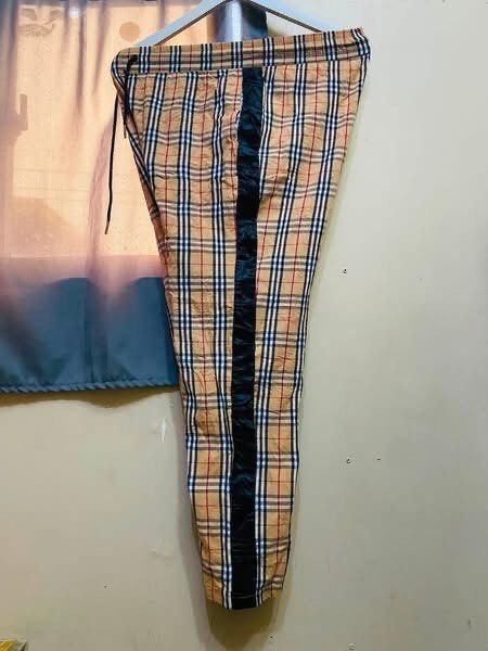 Burberry Plaid (Category: Other Bottoms) located in Angeles City. Submitted by bashthriftstuff123 (Listing ID 1454238652, Image 2). Description: Burberry Plaid Pants Size large on tag Waist 28-32 Length 37 Verygood condi No issue ₱550 + Ship.