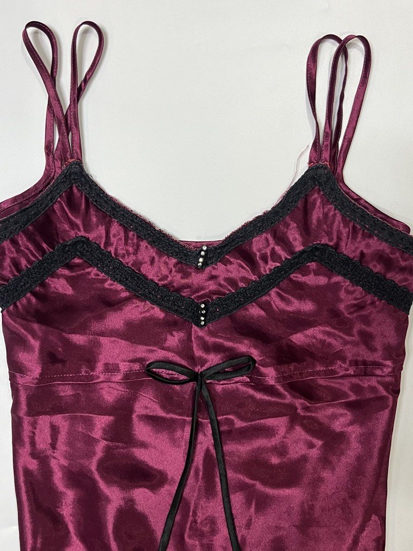 Burgundy Satin Camisole Top (Category: Sleeveless) located in Bayambang. Submitted by chailunaa (Listing ID 1454231568, Image 2). Description: size: small to med mop: gcash mod: j&t 📍pangasinan.