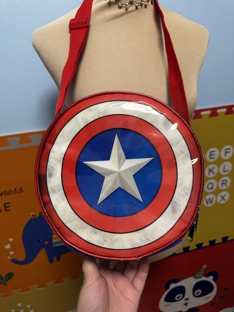 Captain A Shield Lunch Bag (Category: Babies & Kids Fashion) located in Cavite. Submitted by art_declutter (Listing ID 1454354645, Image 1). Description: .