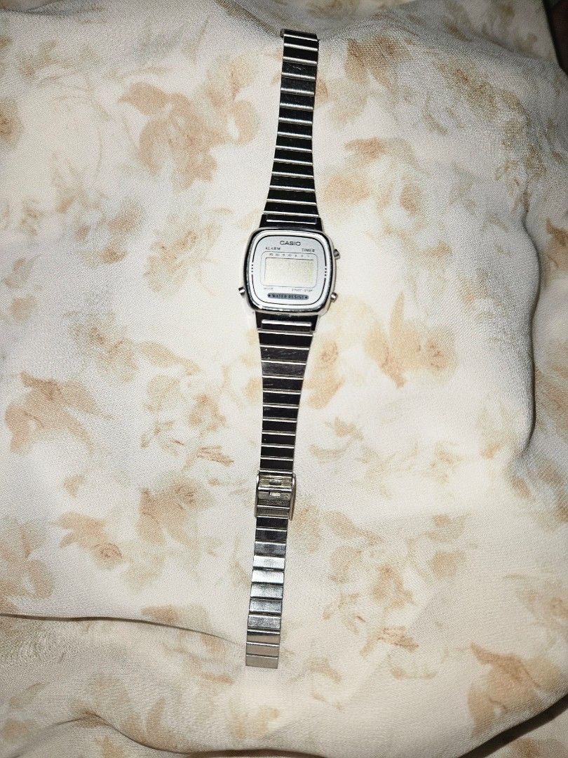 Casio Digital Watch Stainless Steel Band (Category: Women's Watches) located in Mandaluyong City. Submitted by jianallison (Listing ID 1454298330, Image 3). Description: - Classic Casio digital watch - Stainless steel expansion band - Simple and functional design - Displays time and date - Battery operated - Ideal for everyday wear - A timeless accessory.