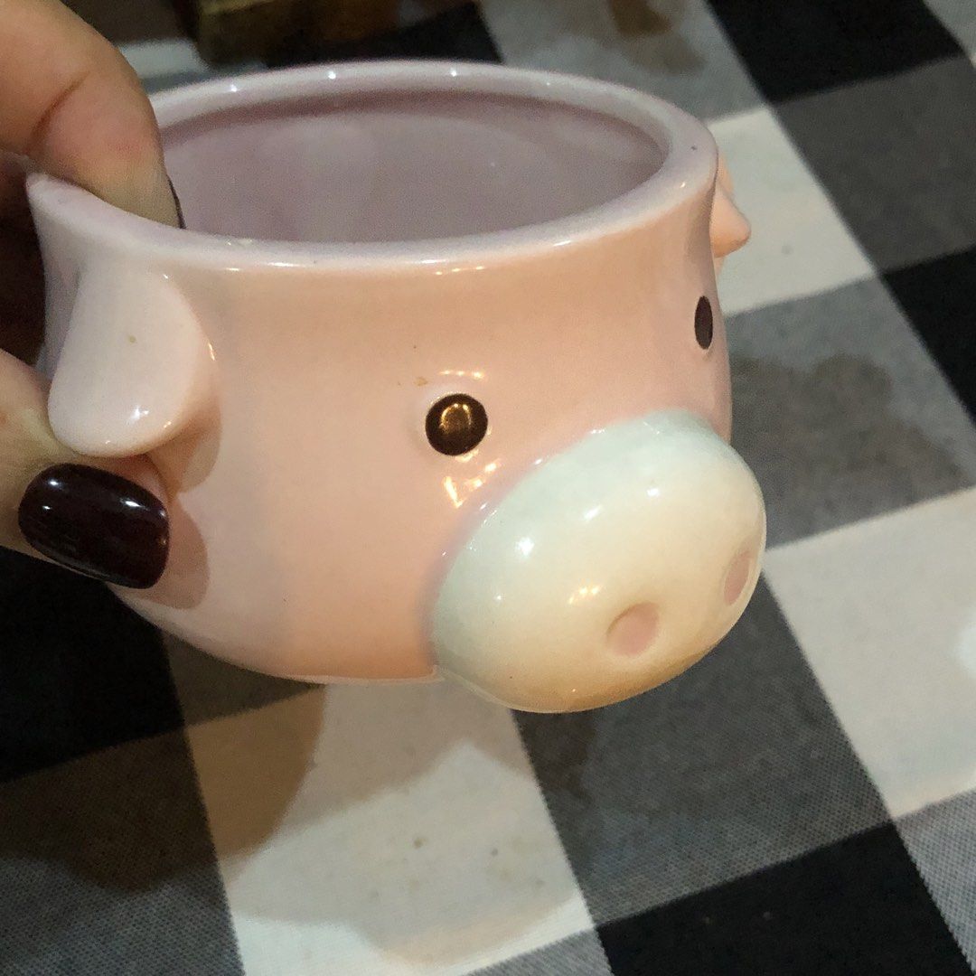 CERAMIC NOVELTY PIG COLLECTIBLE COFFEE MUG (Category: Dinnerware & Cutlery) located in Quezon City. Submitted by kitsune.treasures (Listing ID 1454316121, Image 2). Description: *First to pay policy! *1 day reservation only. Failure to pay on time, auto cancel. 📍Quezon City * MOD: J&T | Lalamove * MOP: GCASH | BPI 📦ON HAND AND READY TO SHIP! CONDITION: WHAT YOU SEE IS WHAT YOU GET. Dimensions: Kindly check the photos for the actual measurements