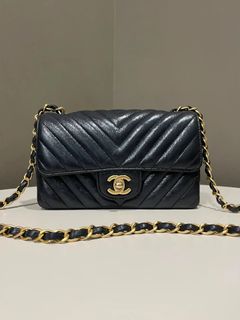 (Category: ) located in . Submitted by lovelotsluxury (Listing ID 1454281176, Image 1). Description: .
