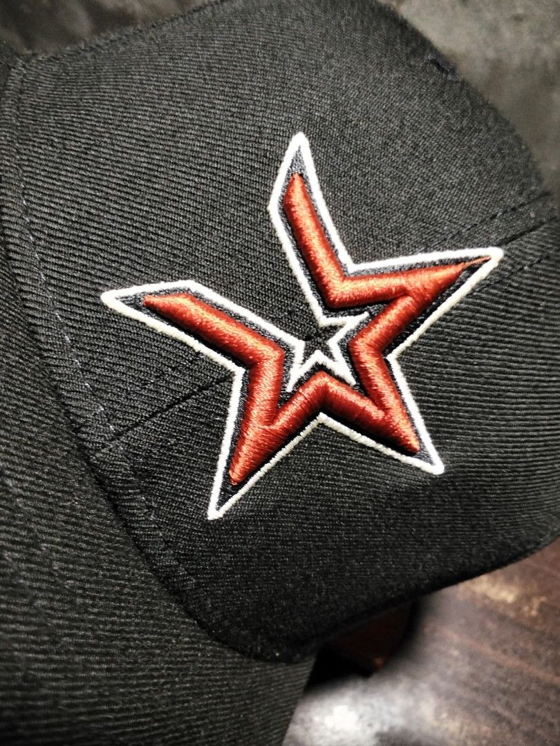 Close cap Houston Astros by new era (Category: Caps & Hats) located in Davao. Submitted by thrft2jerusalem (Listing ID 1454259616, Image 2). Description: 9/10 color rate adult 7⅜ on tag best fit on 7⅛ 100% wool pwede sa Facebook mag usap para panatag ka para unli vouch din DAVAO CITY LOCATION we can ship nationwide thru JNT & LBC plus shipping fee payment first policy payment method -gcash -bank transfer.