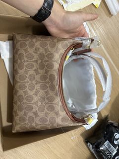 （分類：）位於 。 由 naughtttt 提交（商品編號 1454221100，圖片 1）。簡介： 。