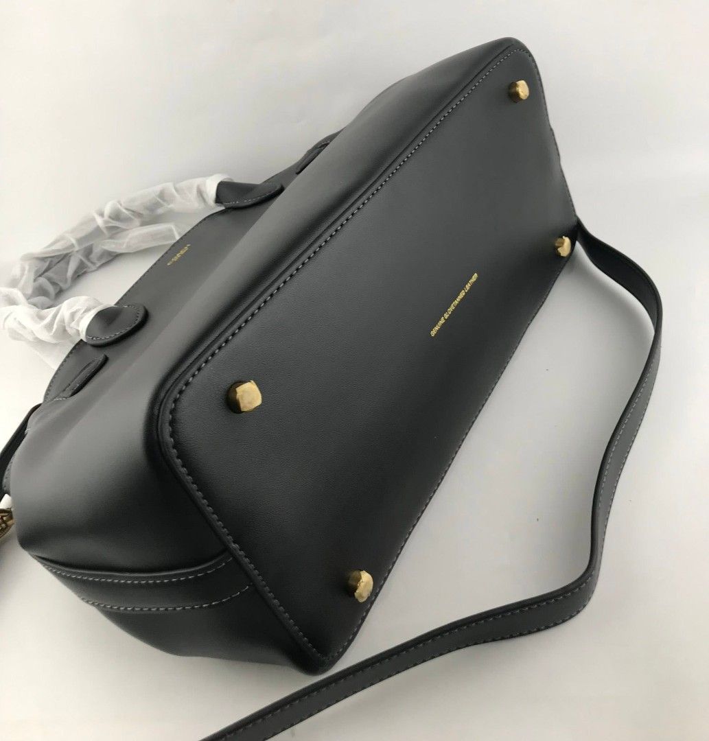 Coach Soft Empire Small/Large Carryall Bag (Category: Shoulder Bags) located in Manila. Submitted by msddirectfactoryoutlet (Listing ID 1454227197, Image 3). Description: Empire Carry All Large 35x22cm Empire Satchel Small 28x 18cm US Grade 100%.