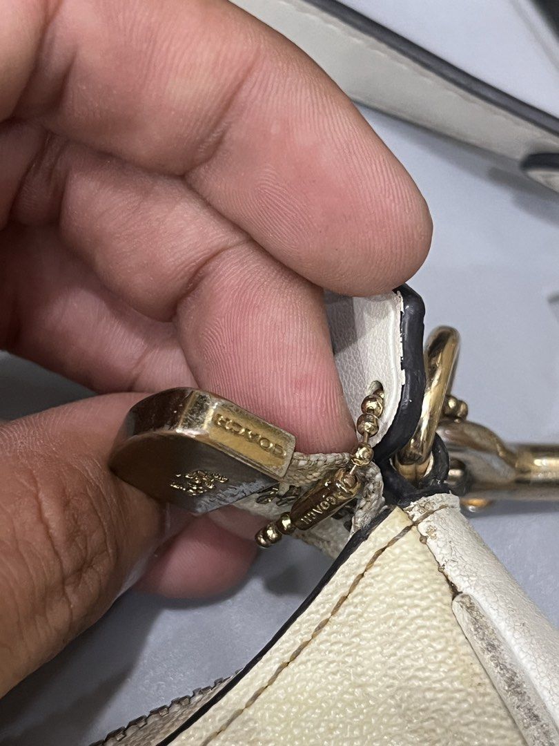 Coach Teri Shoulder Bag (Category: Luxury Bags & Wallets) located in Manila. Submitted by cycy16_2004 (Listing ID 1454221771, Image 2). Description: .