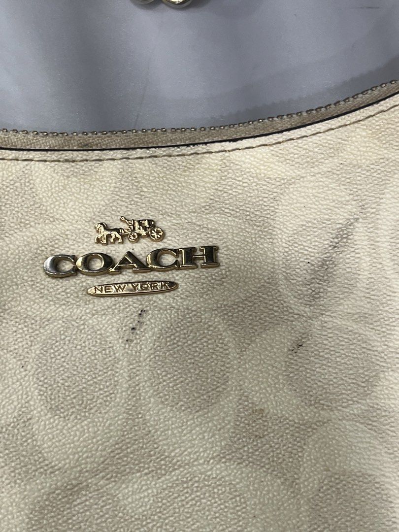 Coach Teri Shoulder Bag (Category: Luxury Bags & Wallets) located in Manila. Submitted by cycy16_2004 (Listing ID 1454221771, Image 3). Description: .