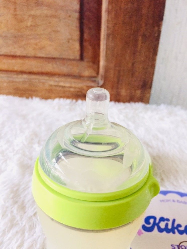 Comotomo 8oz (Category: Breastfeeding & Bottle Feeding) located in Manila. Submitted by kikay.store.ph30 (Listing ID 1454260374, Image 3). Description: ❗NEW ARRIVAL❗🇱🇷 Comotomo 8oz with extra teats Condition : likenew Price: 380 MOP: GCASH, BDO, MOD: SCO FOR SHIPPING PURPOSE, BUS SHIPPING, JNT, LBC ♥️ 1 day reservation ONLY ♥️ No to rush shipping ♥️ No free shipping ♥️ No return no exchange ♥️ No to long reservation, Location: tuguegarao cagaya