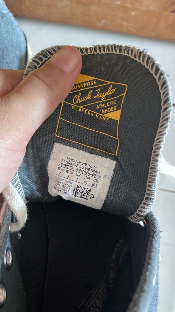 converse chuck patchwork (Category: Casual shoes) located in Mersing. Submitted by syifaa123 (Listing ID 1454222421, Image 2). Description: salah saiz tak pernah pakai lagi condition semua baik.