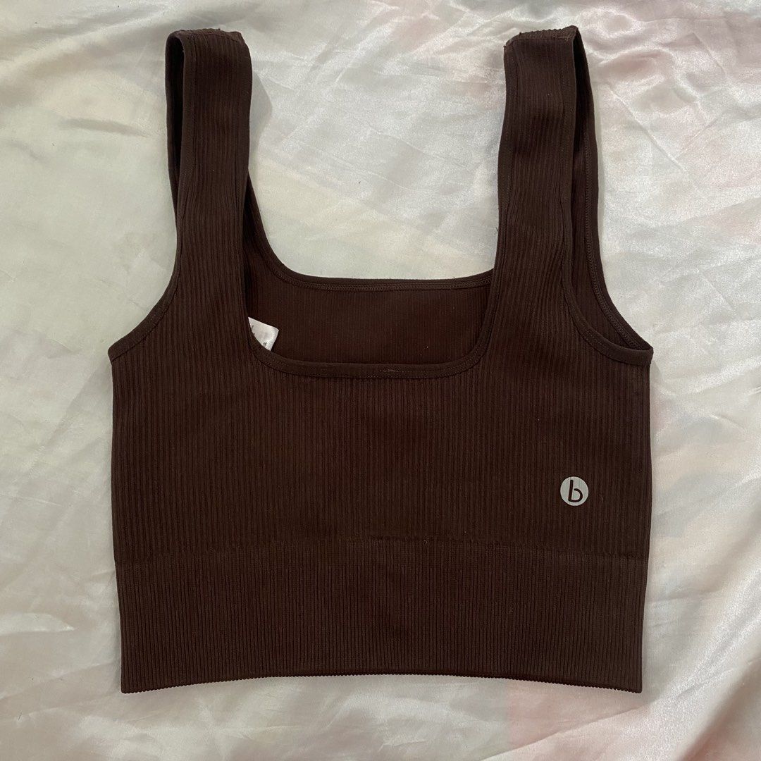 COTTON ON BODY COMPRESSION TOP (Category: Activewear) located in San Carlos. Submitted by finest_selection (Listing ID 1454255658, Image 1). Description: COTTON ON BODY COMPRESSION TOP Choco brown Xs on tag (xs-s) 28-32 Super like new.
