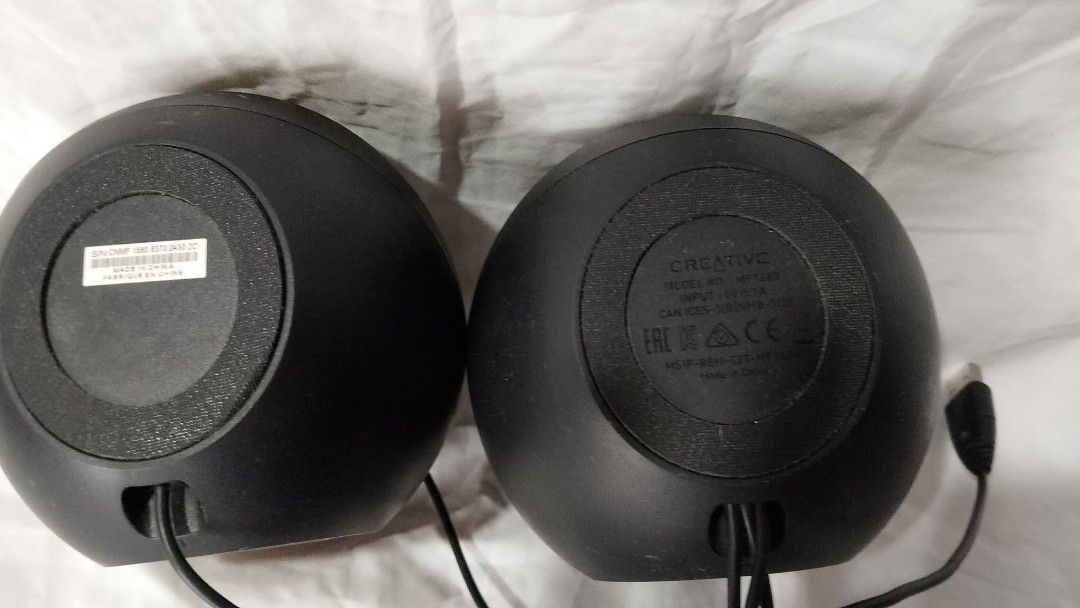 Creative Computer Speakers MP300 (Category: Soundbars, Speakers & Amplifiers) located in Quezon City. Submitted by jpnvintageonline (Listing ID 1454325139, Image 3). Description: - Creative MP300 computer speakers - Stylish black with gold accents - Convenient front volume knob - Perfect for desktop or laptop audio - Tested and confirmed working - Minor scuffs from normal use.
