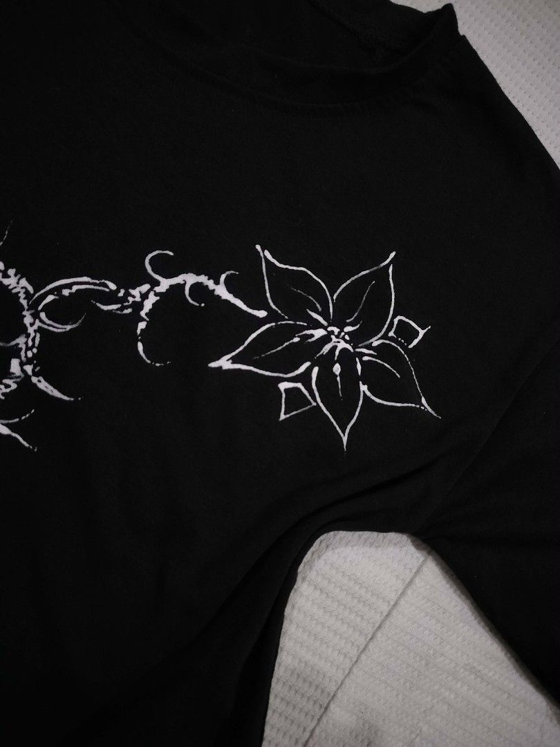 Custom painted cropped y2k alt top (Category: Others Tops) located in Baguio. Submitted by nnthnnth (Listing ID 1454289760, Image 2). Description: dm for deets.