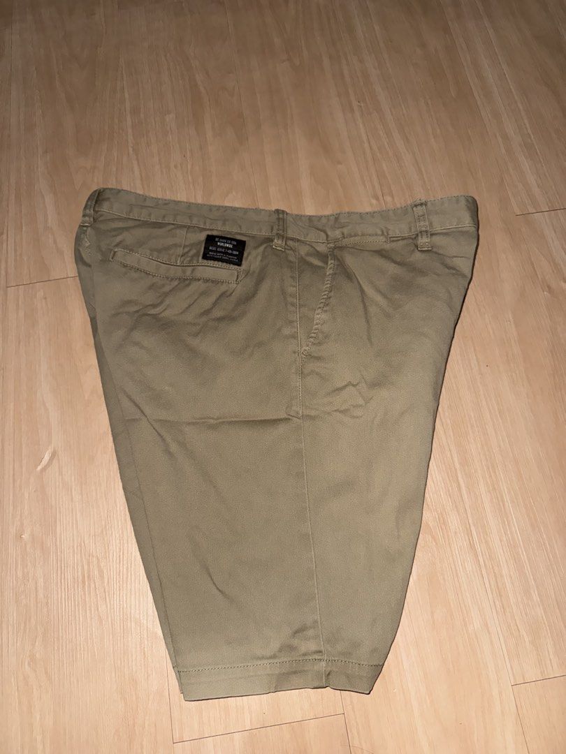 DC SHOES KHAKI SHORT (Category: Shorts) located in Manila. Submitted by clinton.23 (Listing ID 1454336212, Image 3). Description: DC SHORT KHAKI WAISTLINE:34 LENGTH 21.