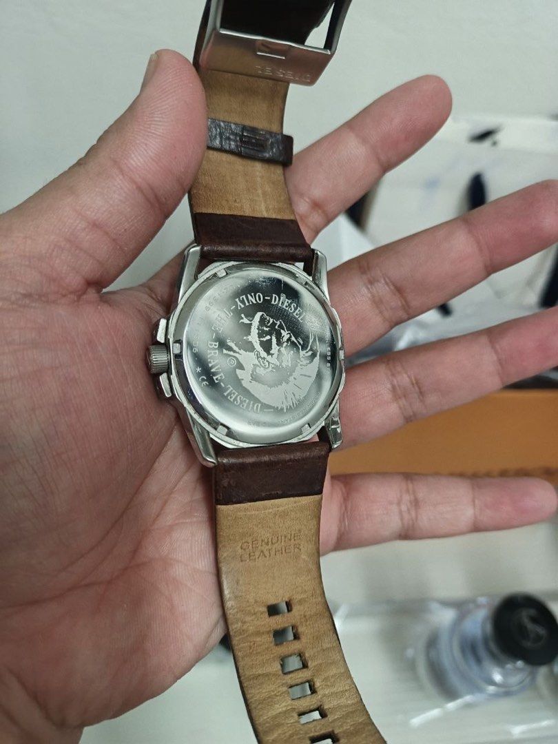 Diesel Watch Men's Leather Strap Blue Dial (Category: Men's Watches) located in Quezon City. Submitted by liamdan20 (Listing ID 1454220033, Image 3). Description: Diesel watch Very Elegant Bought in macys Us 300$ nabile Selling only 4999 No issues.