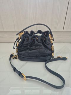 (Category: ) located in . Submitted by ladyluxe (Listing ID 1454194998, Image 1). Description: .