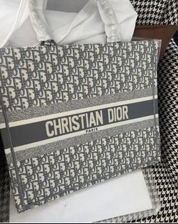(Category: ) located in . Submitted by brandsforless2017 (Listing ID 1454208901, Image 1). Description: .