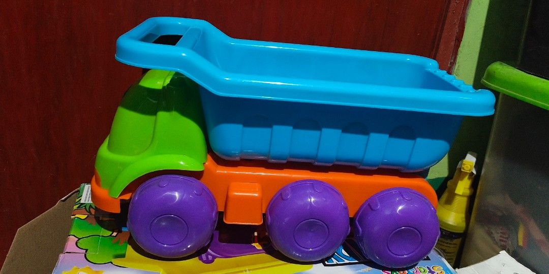 Dump Truck (Category: Heavy Vehicles) located in Caloocan City. Submitted by ayzer_18 (Listing ID 1454330229, Image 3). Description: .