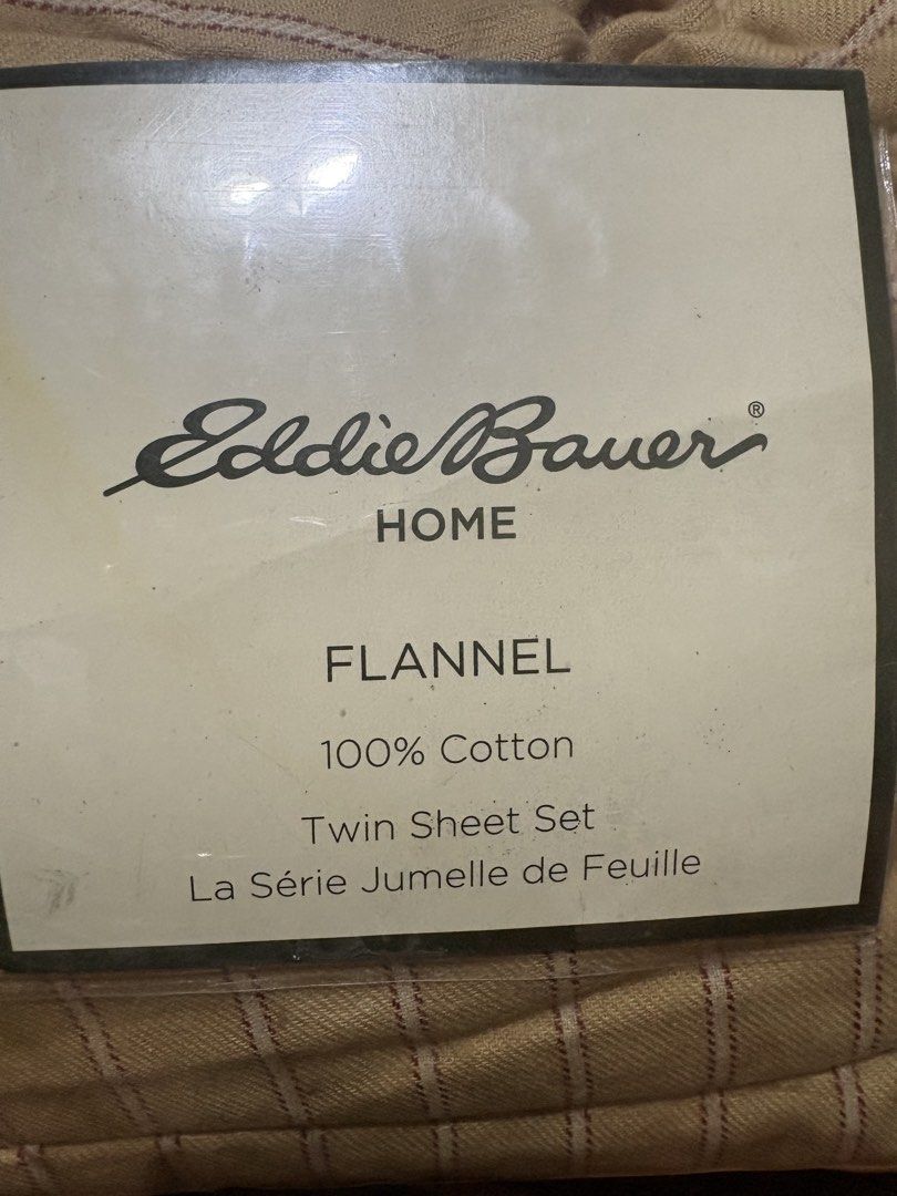 Eddie Bauer Beddings (Category: Bedding & Towels) located in Bulacan. Submitted by love2loved (Listing ID 1454287352, Image 3). Description: Brand new/preloved Binili pero hindi ginamit From US Twin size 3 pieces, bed sheet, flat sheet,pillow case 100 cotton Good condition Bawal sa maselan at maarte No return,no exchange,no refund No rush shipping Buy your own risk.