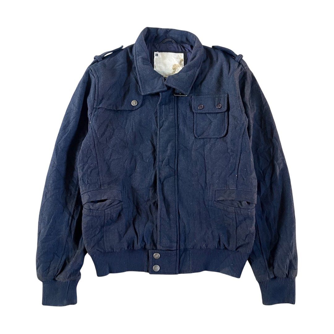 Fox Men Wool Bomber Jacket Condition:Good Size:Large Width:24 Length:27 Sleeve Length:27 (Category: Coats, Jackets and Outerwear) located in Calamba. Submitted by chromokopia (Listing ID 1454300626, Image 1). Description: Fox Men Wool Bomber Jacket Condition:Good Size:Large Width:24 Length:27 Sleeve Length:27.