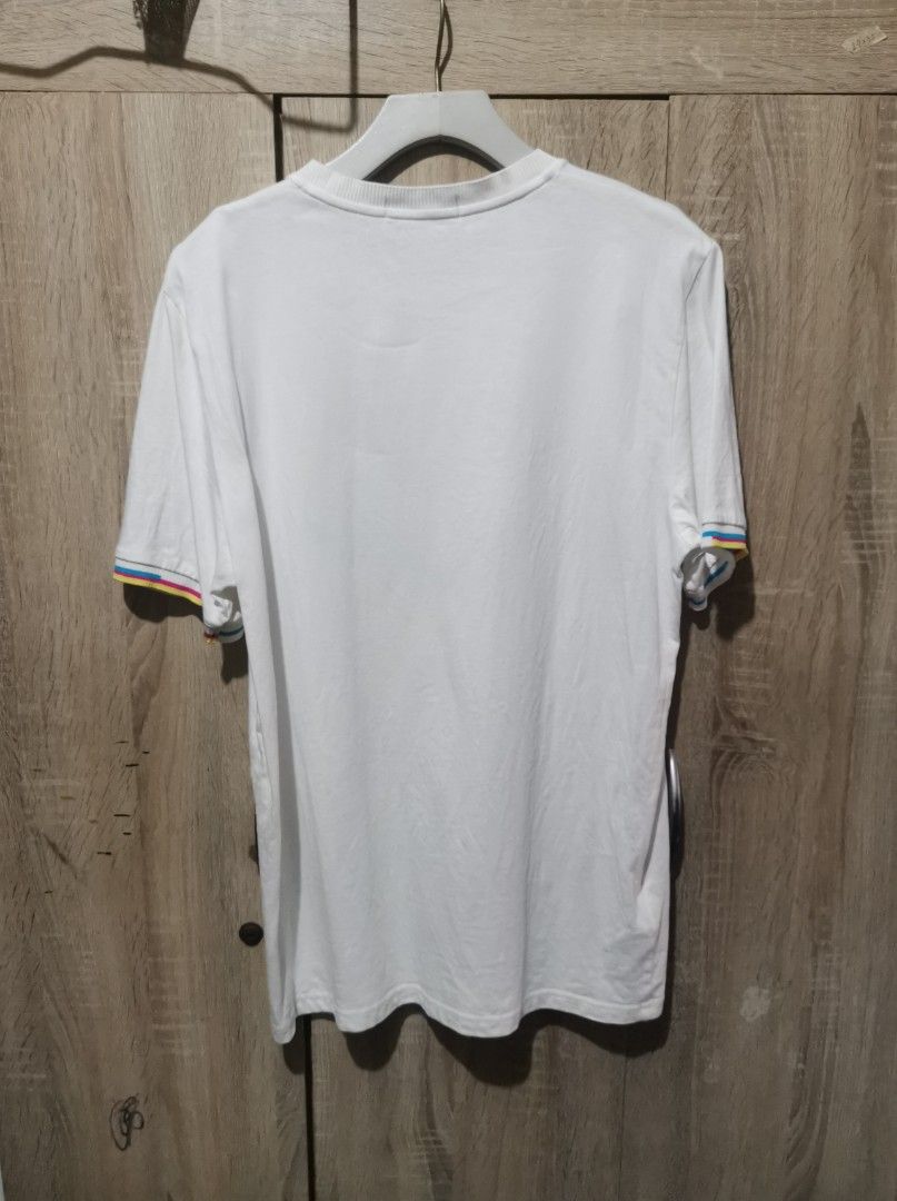 Fred Perry center logo white t shirt (Category: Tshirts & Polo Shirts ) located in San Pedro. Submitted by thriftersthrift (Listing ID 1454364527, Image 2). Description: Width(inches) :19 Length(inches) :27.5 Good condition Already wash Color rate : 9.5 /10 🌵ALL ITEMS ARE FROM UKAY BALE SO MANAGE YOUR EXPECTATION 🌵 ASK SELLER FOR MORE INFORMATION COLOR MAY CHANGE TRU LIGHTING.