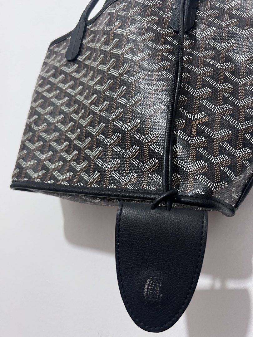 Goyard Saint louis Tote Bag (Category: Tote Bags) located in Antipolo. Submitted by tmba1920 (Listing ID 1454313868, Image 2). Description: Goyard Artois Tote Bag Lighweight good condition Reversible Pasabuy from china Authenticity is not guaranteed Orig price 3,400 Rfs: decluttering Loc: Upper /lower antipolo.