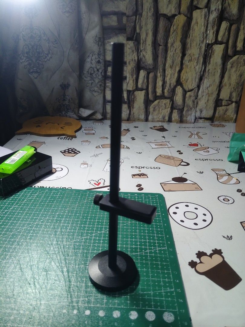 Gpu stand adjustable (Category: Computer Parts) located in Sungai Besar. Submitted by donnizam (Listing ID 1454197675, Image 2). Description: - Adjustable black stand with sturdy, heavy round base. -magnetic base. -solid metal material with black colour. - Clamp height is adjustable via a tightening knob. - Ideal for holding GPU securely. - Approximately 20cm in height. rm15 only cod sungai besar/sabak Bernam. preferred COD..