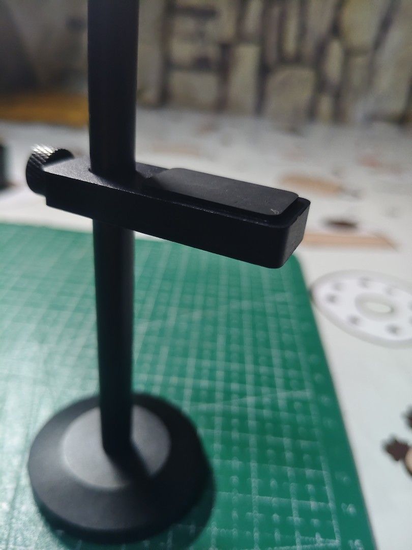 Gpu stand adjustable (Category: Computer Parts) located in Sungai Besar. Submitted by donnizam (Listing ID 1454197675, Image 3). Description: - Adjustable black stand with sturdy, heavy round base. -magnetic base. -solid metal material with black colour. - Clamp height is adjustable via a tightening knob. - Ideal for holding GPU securely. - Approximately 20cm in height. rm15 only cod sungai besar/sabak Bernam. preferred COD..